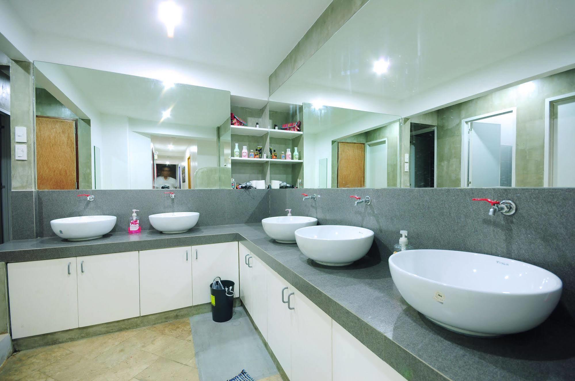 Mnl Boutique Hostel Makati City Zewnętrze zdjęcie
